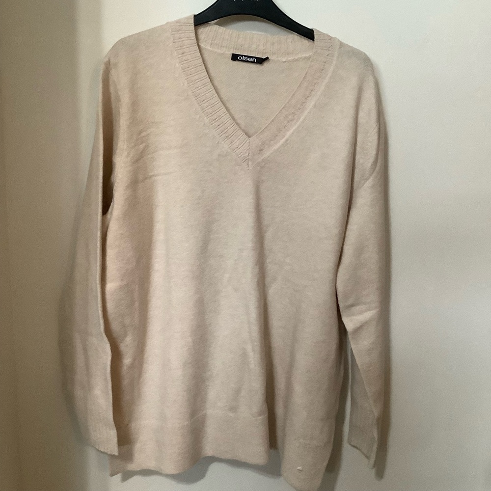 OLSEN:  Pink/ Cream V-Neck Sweater